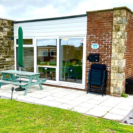פרשווטר Chine Cottage Self-Catering Coastal Bungalow In Rural West Wight מראה חיצוני תמונה