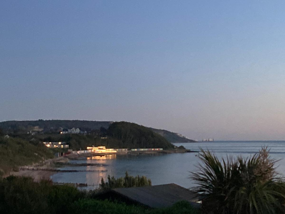 פרשווטר Chine Cottage Self-Catering Coastal Bungalow In Rural West Wight מראה חיצוני תמונה
