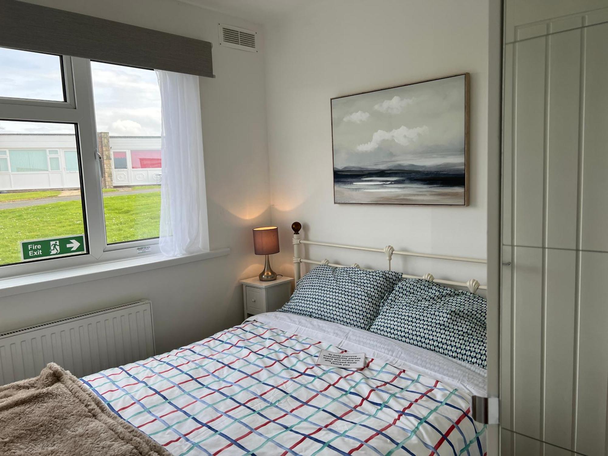 פרשווטר Chine Cottage Self-Catering Coastal Bungalow In Rural West Wight מראה חיצוני תמונה