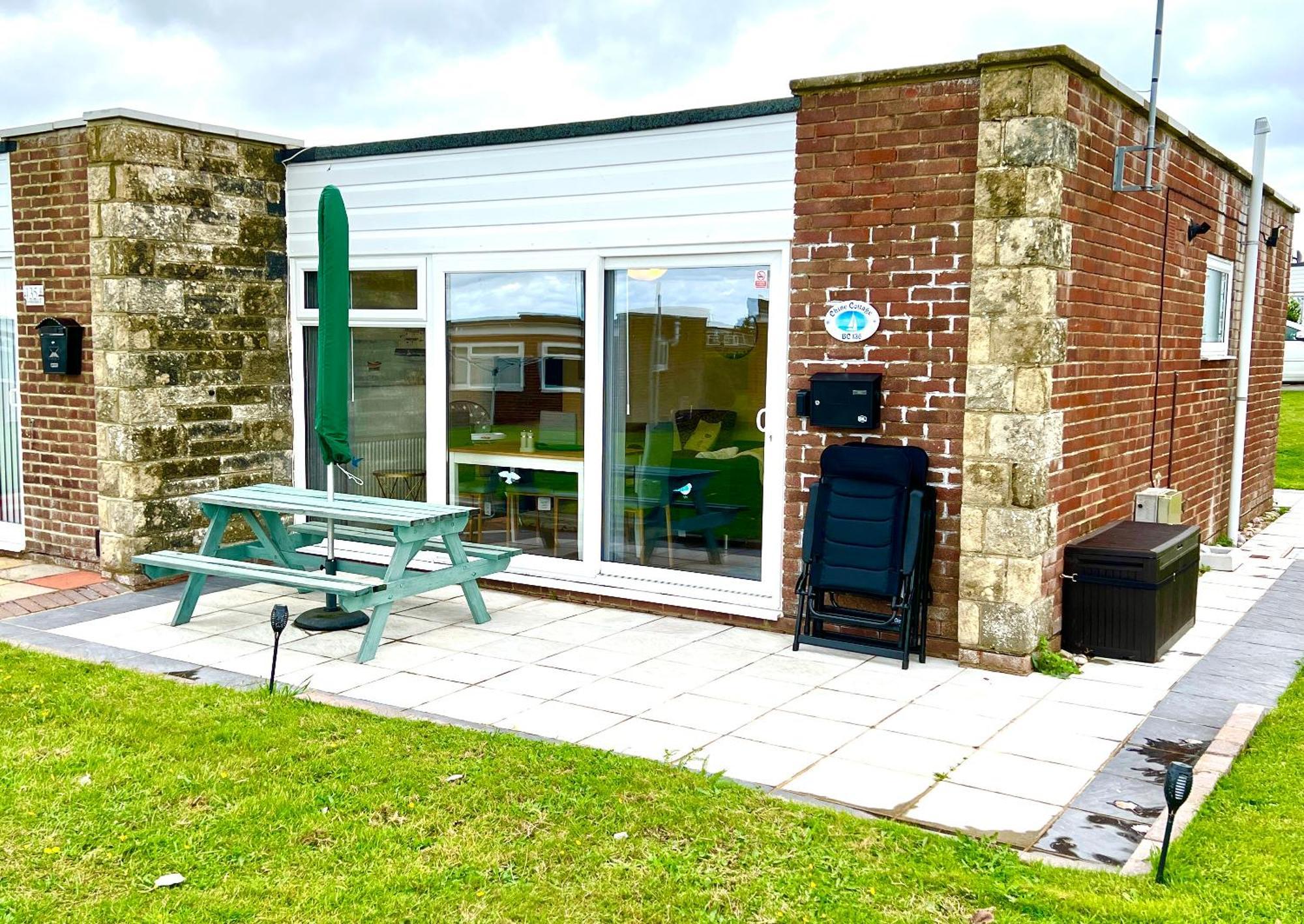 פרשווטר Chine Cottage Self-Catering Coastal Bungalow In Rural West Wight מראה חיצוני תמונה